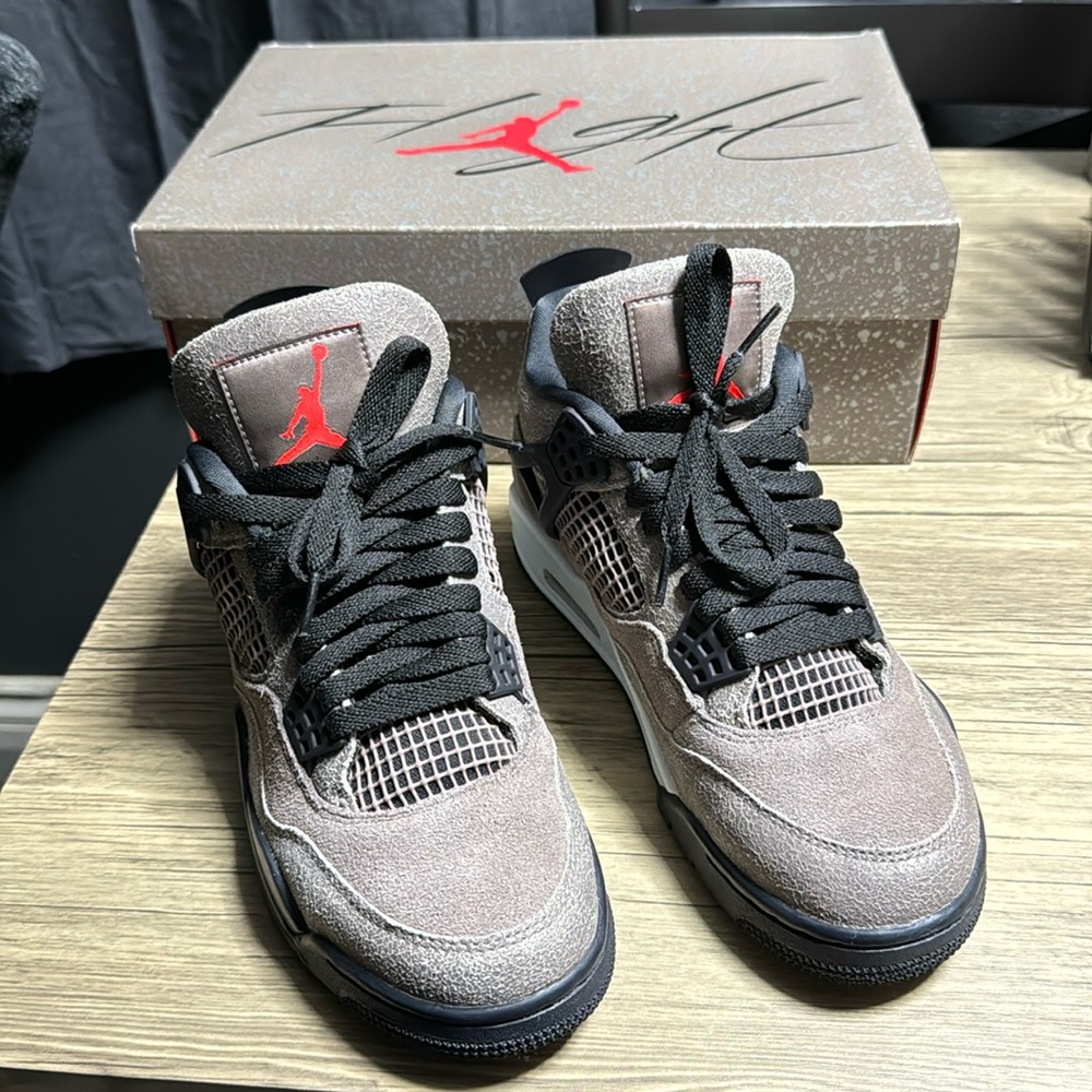 Air Jordan 4 Retro 'Taupe Haze'